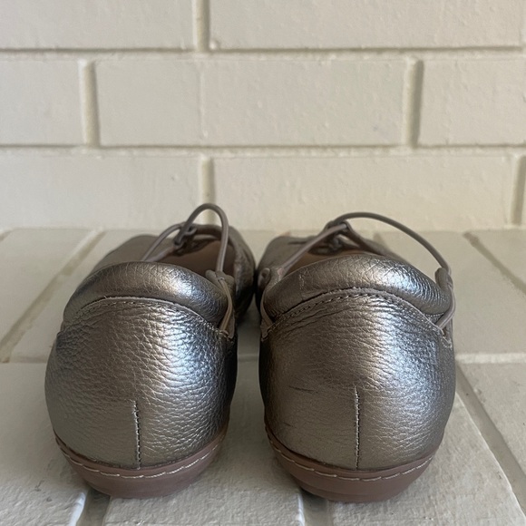 EARTH Women's Aloha Gold Sandals Shoes Size 8.5D - Picture 5 of 8